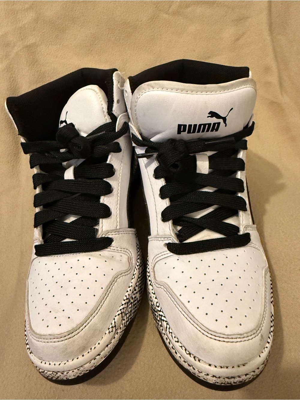 Pre loved 5.5 Y Puma White and Black High Top Sneakers with Black Laces